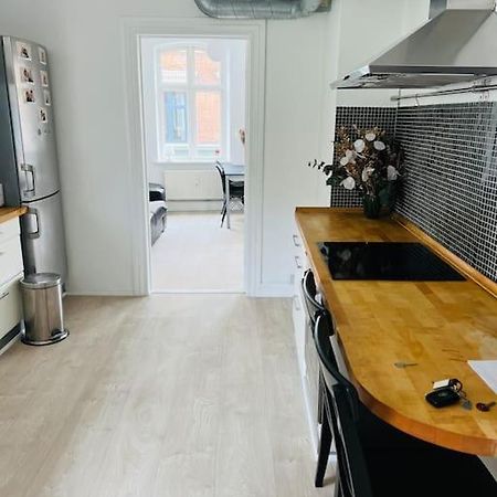 Lovely 1-Bedroom Condo In Aarhus C Dış mekan fotoğraf