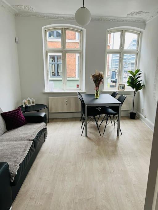 Lovely 1-Bedroom Condo In Aarhus C Dış mekan fotoğraf