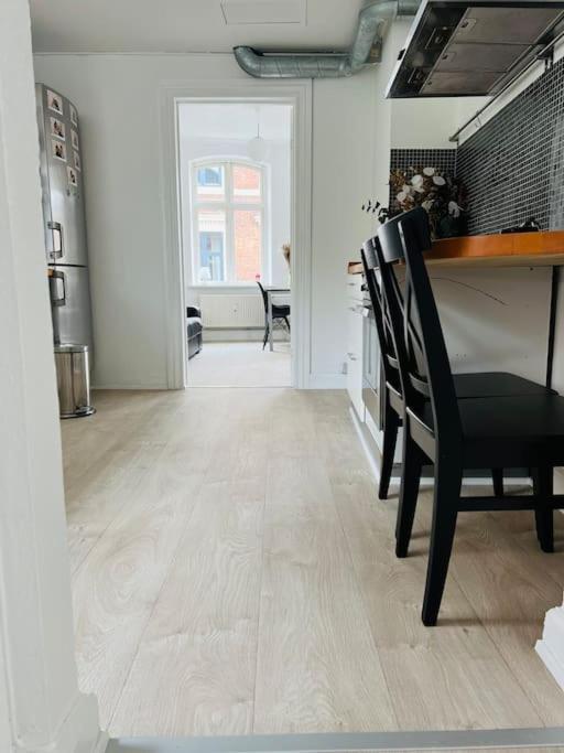 Lovely 1-Bedroom Condo In Aarhus C Dış mekan fotoğraf