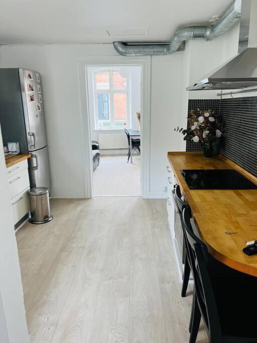 Lovely 1-Bedroom Condo In Aarhus C Dış mekan fotoğraf